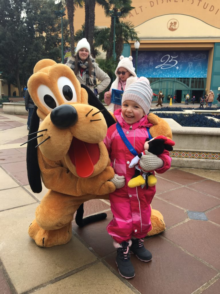 Daniela à Disneyland Paris avec ses héros préférés